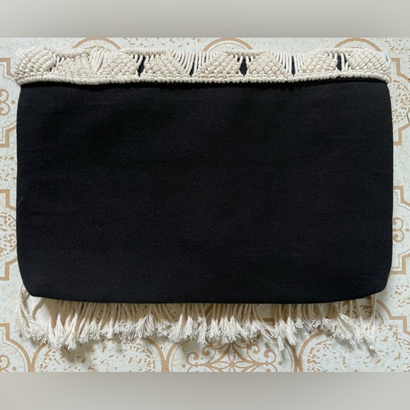 Stella & Dot Macrame Clutch - Picture 2 of 8